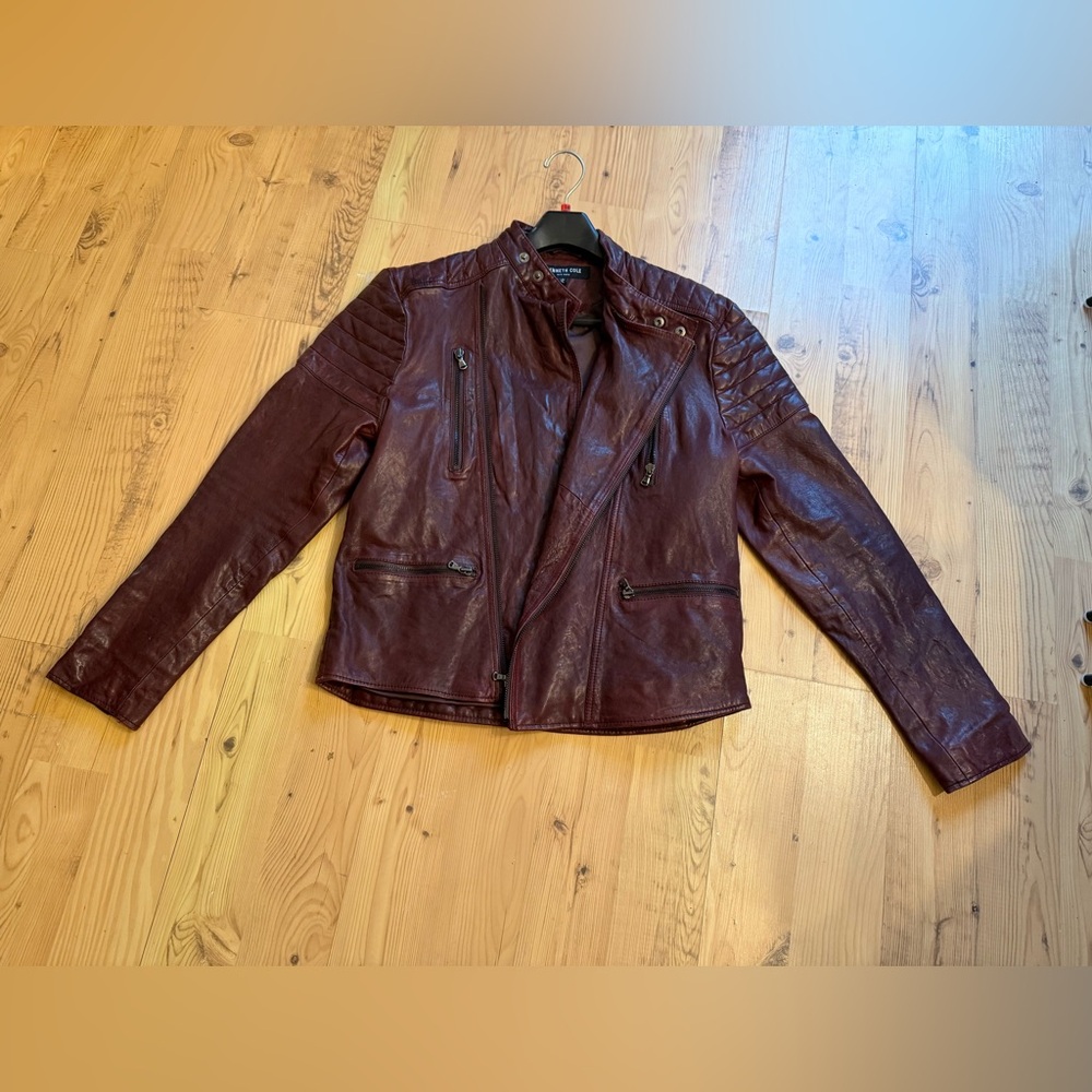 Maroon Leather Jacket with Vintage Look and Relaxed Fit